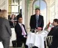 الرئيس السنيورة متحدثا عن فرص الاستثمار في لبنان اثناء غداء عمل مع رجالالاعمال في ميونخ