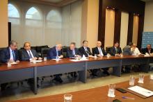 جانب من اجتماع الكتلة في بيت الوسط