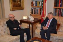 الرئيس السنيورة مستقبلا سفير المغرب في لبنان محمد كرين