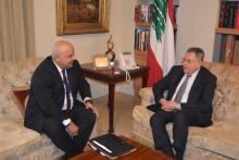 الرئيس السنيورة مجتمعا الى المفتي دريان في دار الفتوى