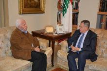 الرئيس السنيورة مستقبلا عزام الاحمد