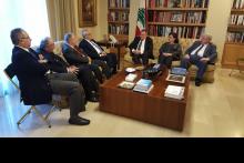 الرئيس السنيورة مستقبلا وفدا من اتحاد عائلات بيروت