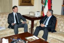 الرئيس السنيورة مستقبلا السفير الفرنسي ايمانويل بون