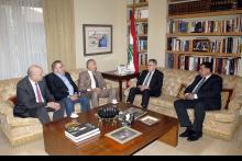 الرئيس السنيورة مستقبلا وفد نواب كتلة زحلة 