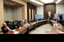 الكتلة في بيت الوسط