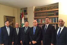 الرئيس السنيورة مستقبلا وفد آل الحوري للشكر على التعزية بوفاة عصام حوري