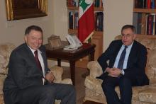 الرئيس السنيورة مستقبلا القائم بالاعمال الامريكي ريتشارد جونز