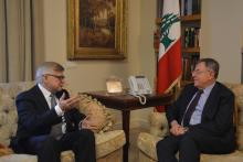 الرئيس السنيورة مستقبلا السفير الروسي