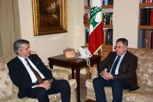 الرئيس السنيورة مستقبلا السفير التركي في لبنان تشاغاتاي ارجيس للبحث في انطلاق العمل في المستشفى التركي للطوارىء والحروق في صيدا