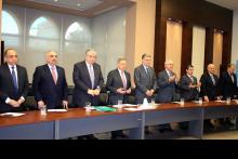 الكتلة في دقيقة صمت حزنا على وفاة النائب بدر ونوس