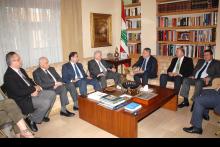 الرئيس السنيورة مستقبلا وفد اتحاد عائلات بيروت