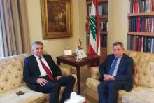 الرئيس السنيورة مستقبلا السفير التركي