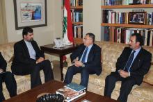 الرئيس السنيورة مستقبلا السفير الايراني 