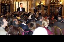 الرئيس السنبورة يلقي كلمته في مؤتمر كارنيغي في الفينيسيا خلال اطلاق نقرير انكسارات عربية