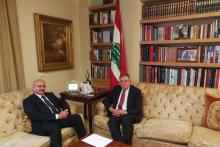 الرئيس السنيورة مستقبلا السفير الكويتي