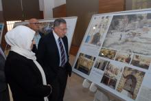 الرئيس السنيورة والنائب الحريري والسعودي خلال الجولة في المعرض