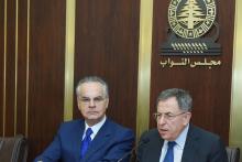 الرئيس السنيورة خلال المؤتمر الصحافي المشترك مع جورج عدوان في مجلس النواب