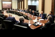 الكتلة في بيت الوسط