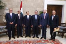 رئيس الجمهورية ميشال عون مستقبلا وفد مجلس العلاقات العربية والدولية في مكتبه في بعبدا